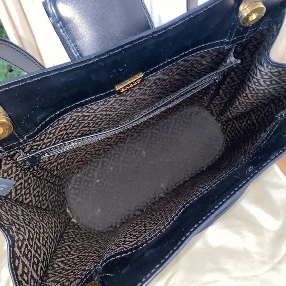 Bally Shoulder Leather Bag “like new condition”!